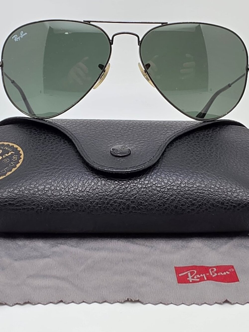 Ray-Ban RB3025 L2823 Black Frame G-15 Green Glass Lens Aviator Sunglasses w Case